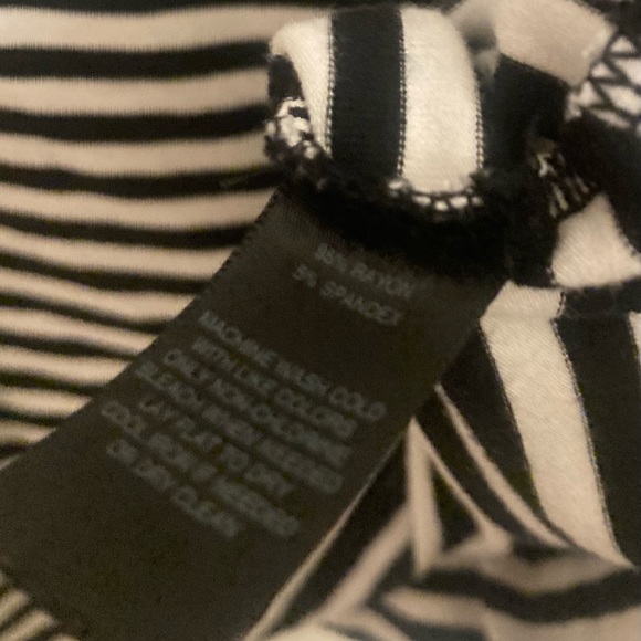 White House Black Market | White & Black Stripe Sleeveless Top XS - Picture 3 of 5